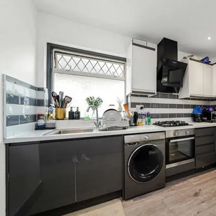Image 4 - Purland Close, London, RM8 1AS, United Kingdom - House for sale