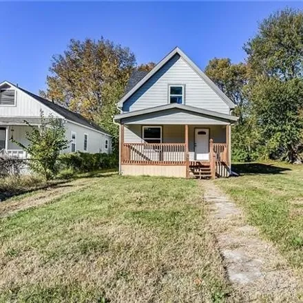 Buy this 3 bed house on 3626 Highland Avenue in Kansas City, MO 64109