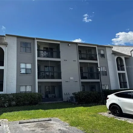 Buy this 1 bed condo on 2298 Cascades Boulevard in Kissimmee, FL 34741
