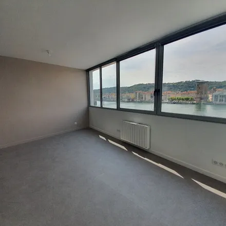 Rent this 1 bed apartment on 15 Quai Jean Jaurès in 38200 Vienne, France
