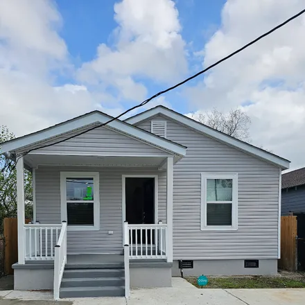 Rent this 3 bed house on 1417 Benton St