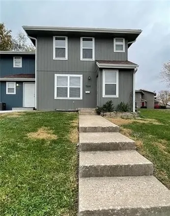 Buy this studio house on 3454 Bridge Manor Drive in Kansas City, MO 64137