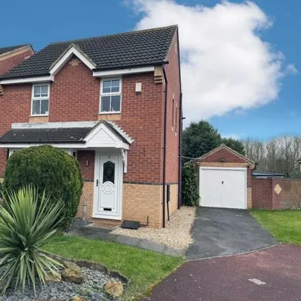 Buy this 3 bed house on Broomlee Close in Ingleby Barwick, TS17 0FD