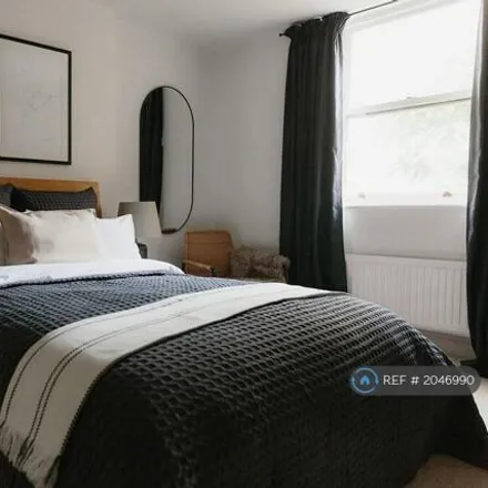 Image 4 - 46 Sutherland Avenue, London, W9 2HE, United Kingdom - Townhouse for rent