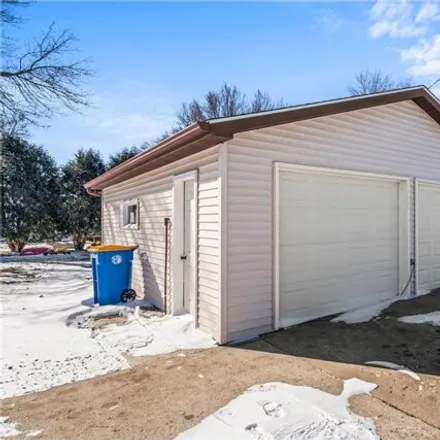 Image 5 - 164 2nd Avenue Southwest, Blooming Prairie, Steele County, MN 55917, USA - House for sale