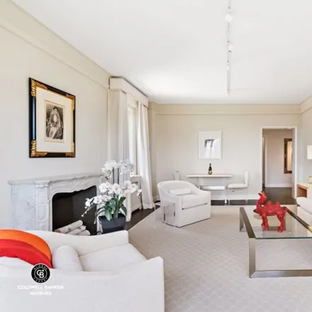 Image 2 - 2B East 69th Street, New York, NY 10065, USA - Apartment for sale