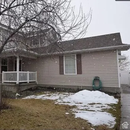 Rent this 2 bed house on 4595 North Osprey Way in Eagle Mountain, UT 84005