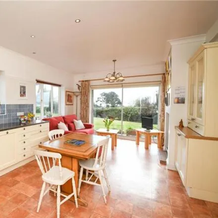 Image 2 - Farr Hall Drive, Heswall, CH60 4SF, United Kingdom - House for sale