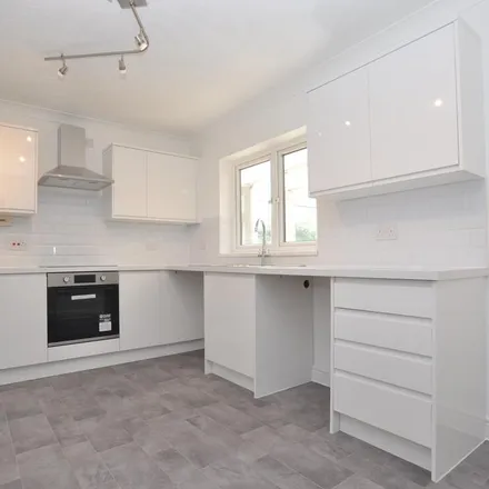 Image 2 - Blunham, Old Station Court, MK44 3PN, United Kingdom - House for rent