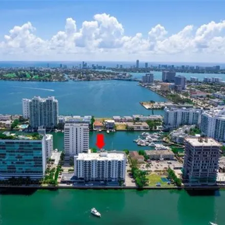 Image 3 - 7928 West Drive, North Bay Village, Miami-Dade County, FL 33141, USA - Condo for sale