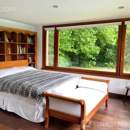 Buy this 4 bed house on unnamed road in Partido de Malvinas Argentinas, B1613 ASD Los Polvorines