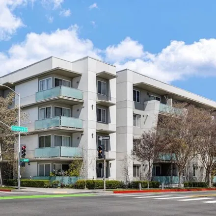 Buy this 1 bed condo on South Lake Ave in 823 Cordova Street, Pasadena