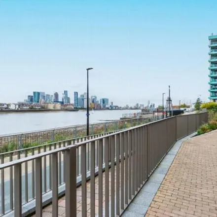 Buy this 3 bed apartment on Lariat Apartments in 36 Cable Walk, London