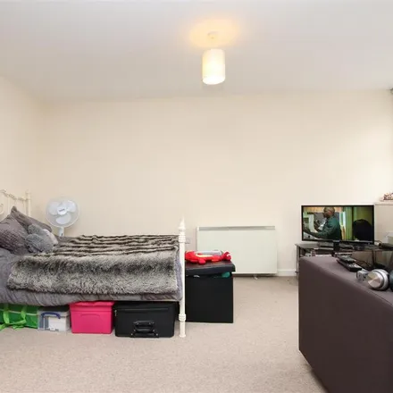 Rent this studio apartment on The Golden Fleece in Fielding's Road, Bath