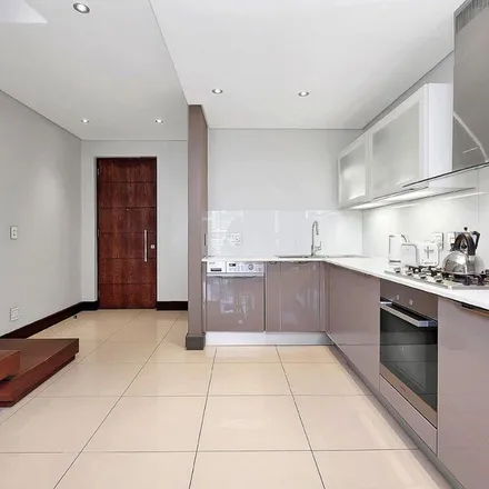 Image 3 - Engen, Corlett Drive, Johannesburg Ward 74, Rosebank, 2076, South Africa - Apartment for rent