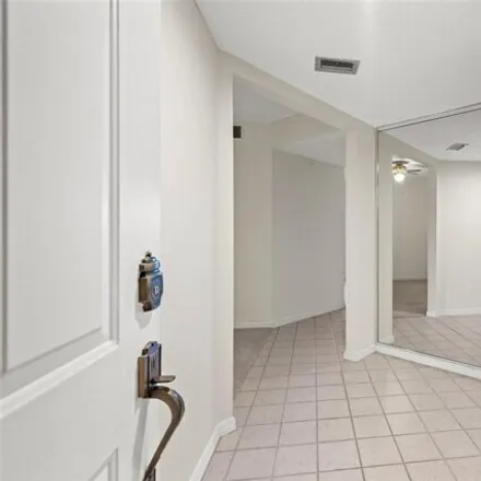 Image 3 - 14852 Rue du Bayonne, Feather Sound, Pinellas County, FL 33762, USA - Condo for sale