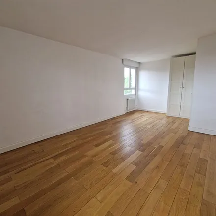 Rent this 4 bed apartment on Place du Château in 1 Rue des Plantes, 78600 Maisons-Laffitte