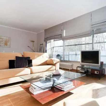 Rent this 3 bed condo on 08005 Barcelona