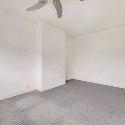 Rent this 3 bed apartment on Croydon Airport in Purley Way, London