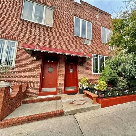 Image 1 - 1523 65th Street, New York, NY 11219, USA - House for sale