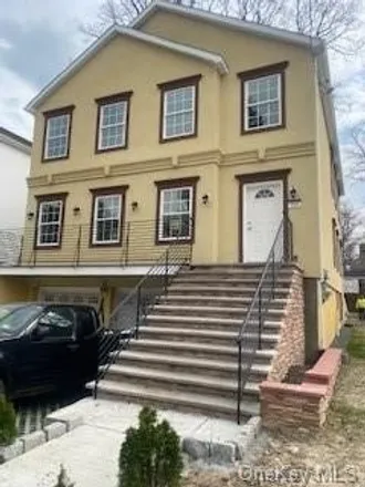 Buy this 6 bed house on 316 East 4th Street in Vernon Park, City of Mount Vernon