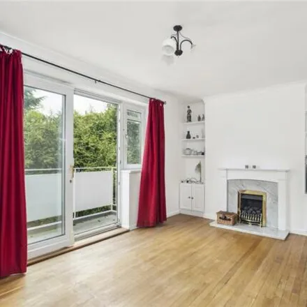 Image 2 - Sussex Close, Isleworth, Great London, Tw1 - Apartment for sale