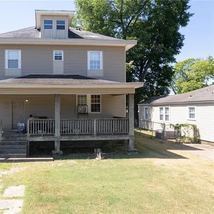 Buy this studio duplex on 901 North 4th Street in Fort Smith, AR 72901