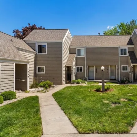 Buy this 2 bed condo on 1976 Blackthorn Drive in Champaign, IL 61821