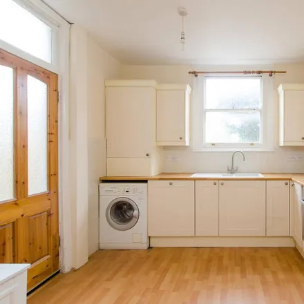 Image 1 - Brudenell Road, London, SW17 8DD, United Kingdom - House for rent