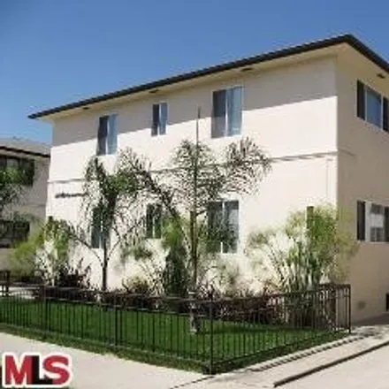 Rent this 2 bed house on Pearl Mackey Apartments in South Cochran Avenue, Los Angeles