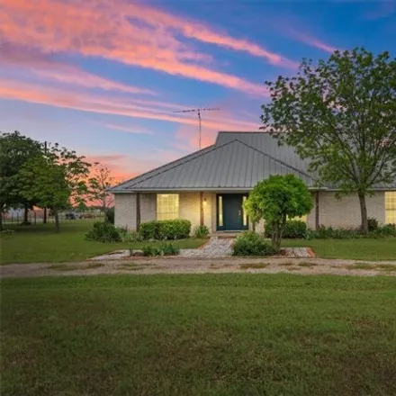 Buy this 3 bed house on 1004 Middle Windsor Road in McGregor, TX 76657