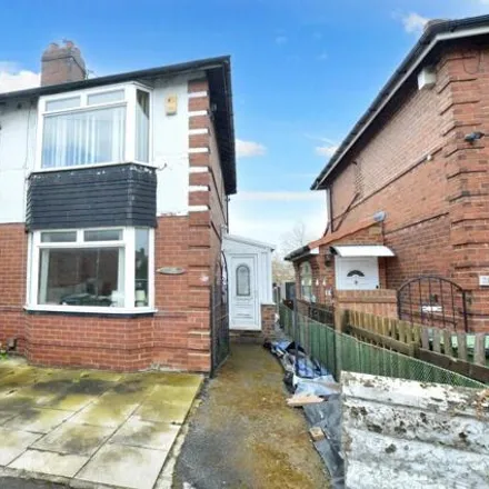 Buy this 2 bed duplex on Charles Avenue in Leeds, LS9 0AE