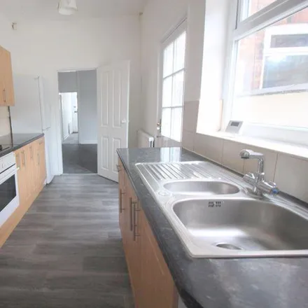 Rent this 2 bed townhouse on 5 Attercliffe Terrace in Nottingham, NG2 2FF