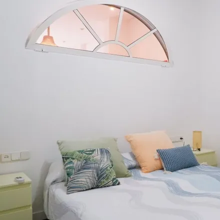 Rent this 3 bed apartment on Carrer d'Eugènia Viñes in 48, 46011 Valencia