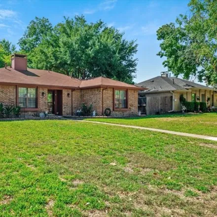 Image 2 - 1872 Pecos Street, Lewisville, TX 75077, USA - House for sale