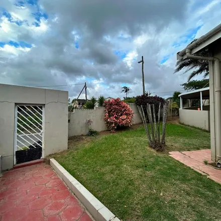 Rent this 3 bed apartment on Ooievaar Crescent in Nelson Mandela Bay Ward 52, Despatch