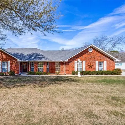 Buy this 3 bed house on 1407 Red Oak Circle in Collin County, TX 75442