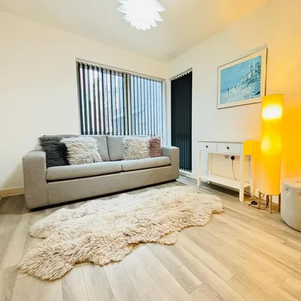 Rent this 2 bed apartment on Halo in School Street, Manchester