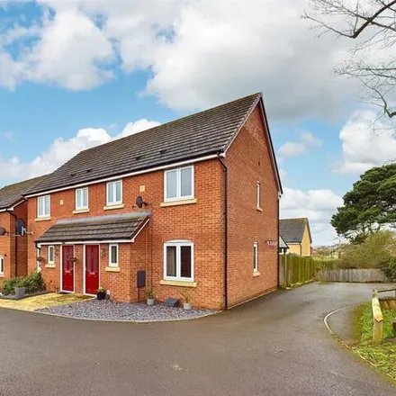 Buy this 3 bed duplex on Cordwainers Lane in Ross-on-Wye, HR9 7GS