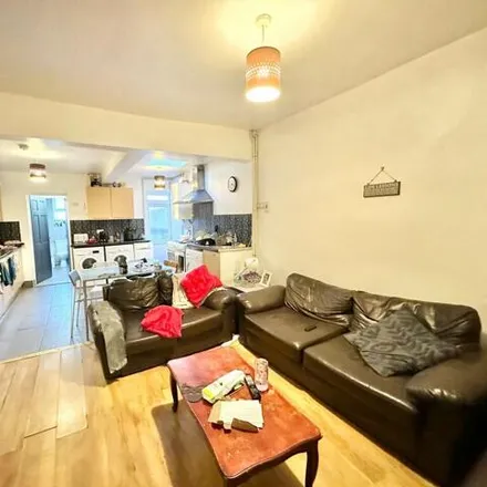 Rent this 7 bed townhouse on 71 Hubert Road in Selly Oak, B29 6EE