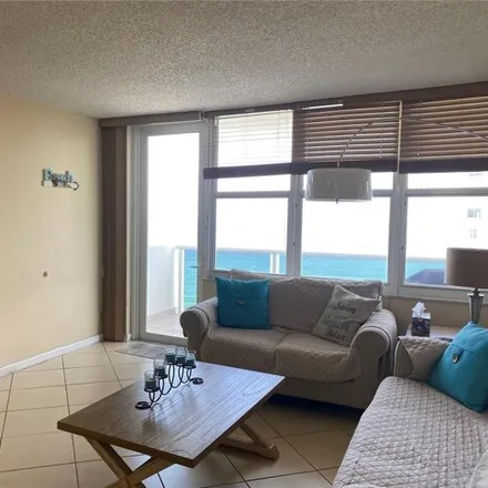 Image 3 - 3801 South Ocean Drive, Beverly Beach, Hollywood, FL 33019, USA - Condo for sale