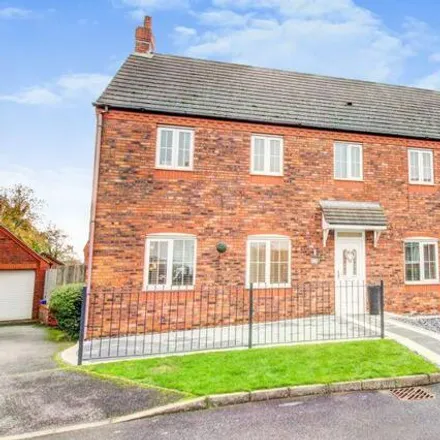 Buy this 5 bed house on Middleton Close in Hammerwich, WS7 0LT