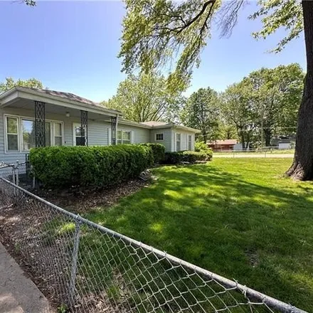 Image 2 - 11845 East 37th Street North, Independence, MO 64052, USA - House for sale