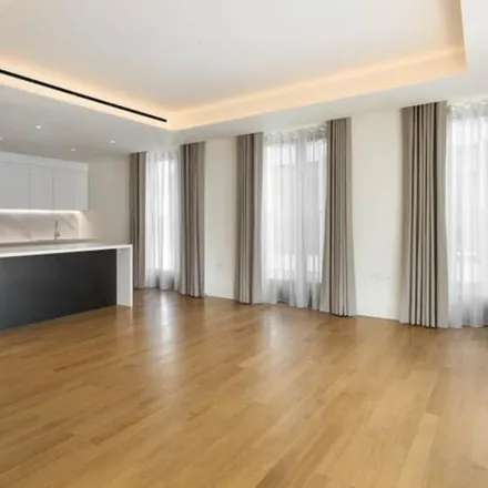 Rent this 2 bed apartment on 6 Lancer Square in London, W8 4AX