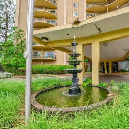 Buy this 2 bed condo on 442 North Highland Street in Memphis, TN 38122