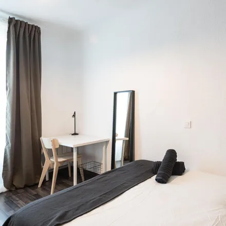 Rent this 9 bed room on Madrid in Calle de Caños del Peral, 6