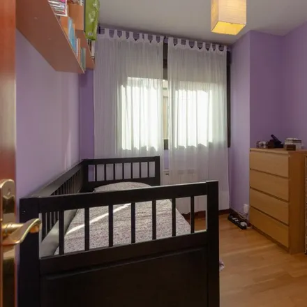 Rent this 3 bed room on Madrid in BBVA, Calle de Ynzengas