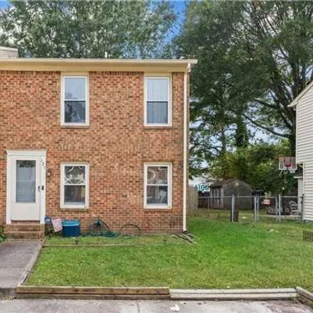 Rent this 3 bed townhouse on 121 Elmhurst Court in Portsmouth, VA 23701