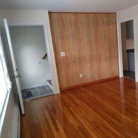 Rent this 3 bed apartment on 17 Yates St