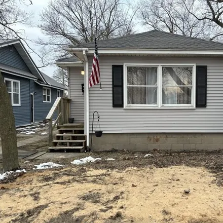 Buy this 2 bed house on 858 East Forest Avenue in Muskegon, MI 49442
